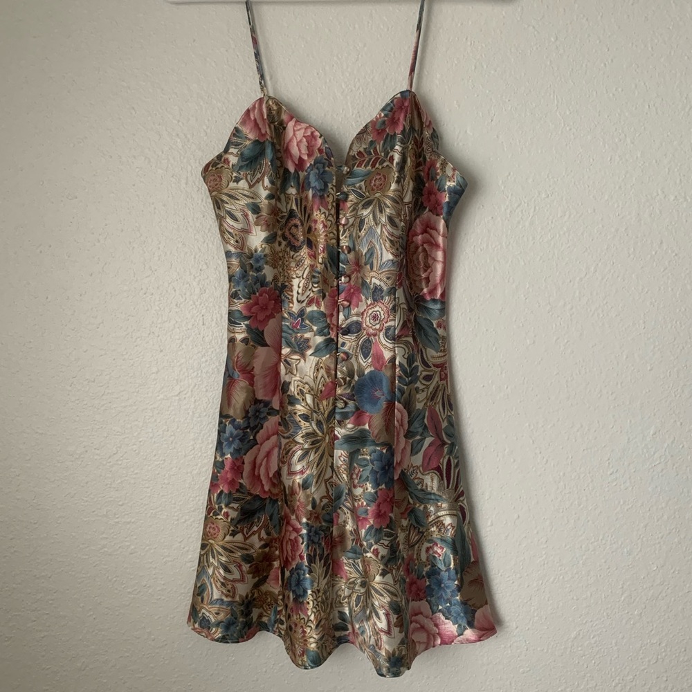 Vintage 70’s Victoria’s Secret Slip ✨